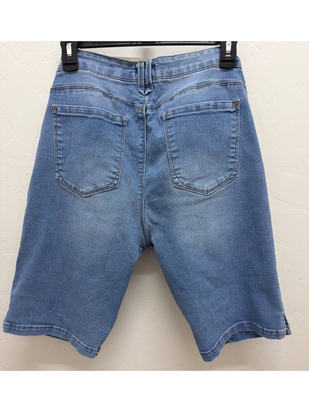 Curve Appeal Women’s Denim Bermuda Shorts – Size 14/32 - Picture 2 of 7
